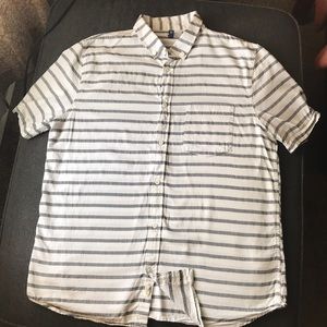 H&M men’s striped short sleeve button down